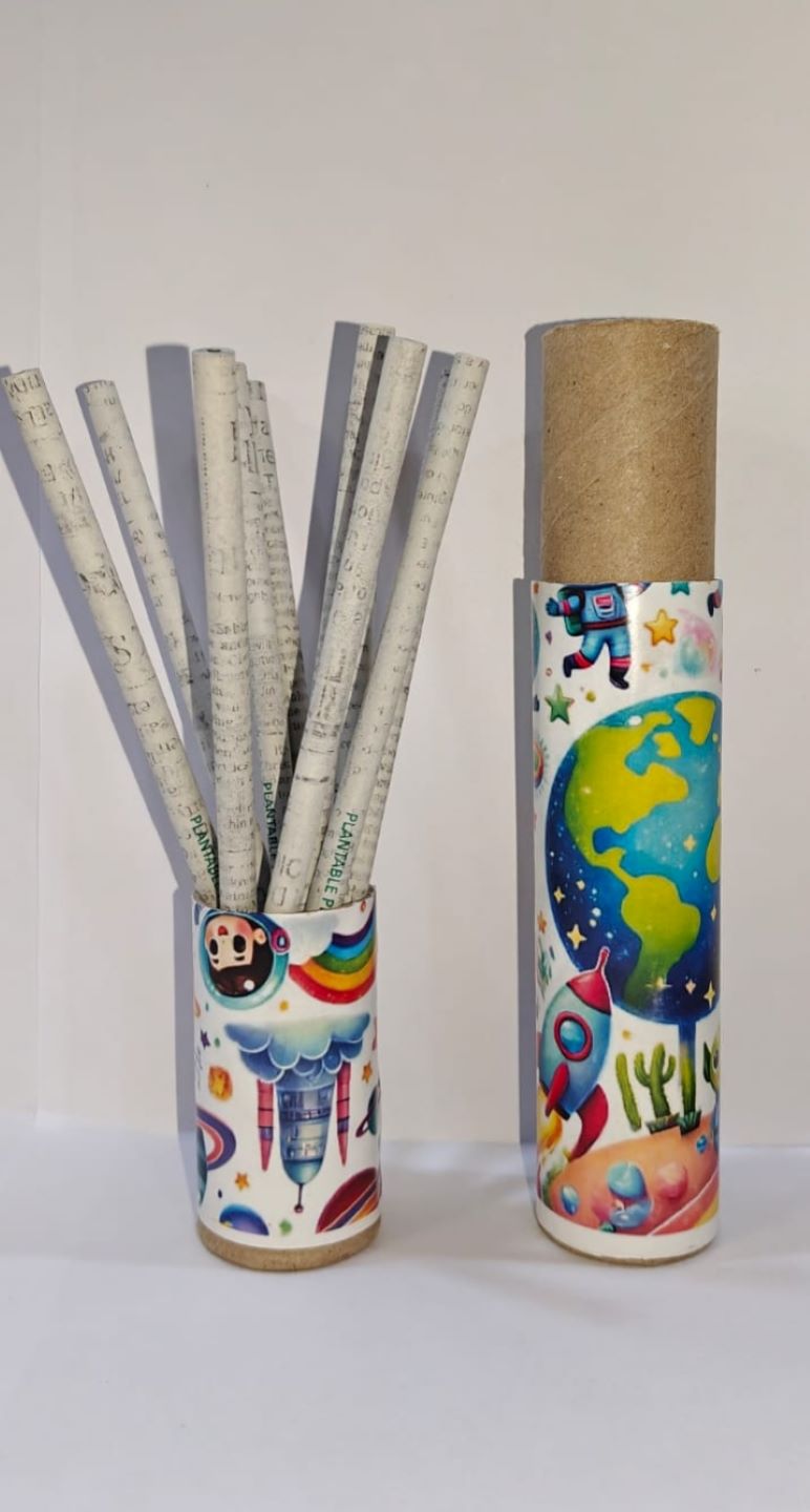 Astronaut Theme Newspaper Plantable Pencil-black Lead 