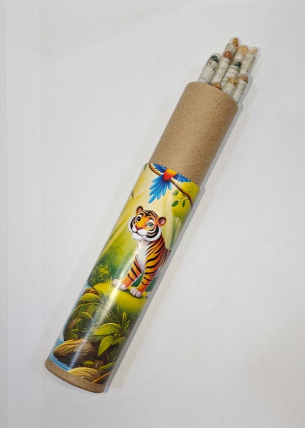 Vibrant Jungle Newspaper Plantable Pencil-black Lead 