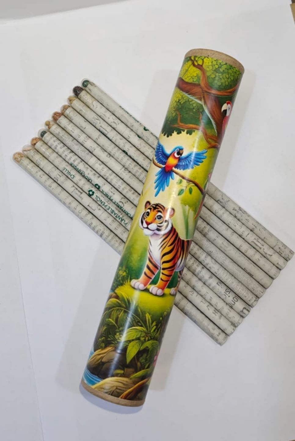 Vibrant Jungle Newspaper Plantable Pencil-black Lead 